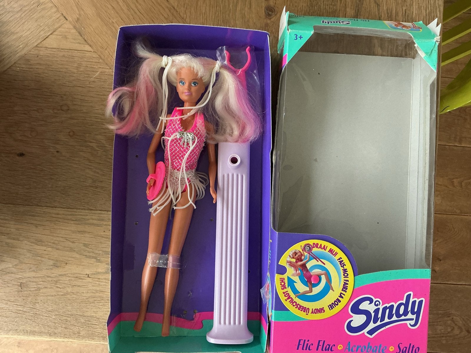 Hasbro Sindy Somersaulting Acrobat pop, Ophalen of Verzenden, Gebruikt, Overige typen