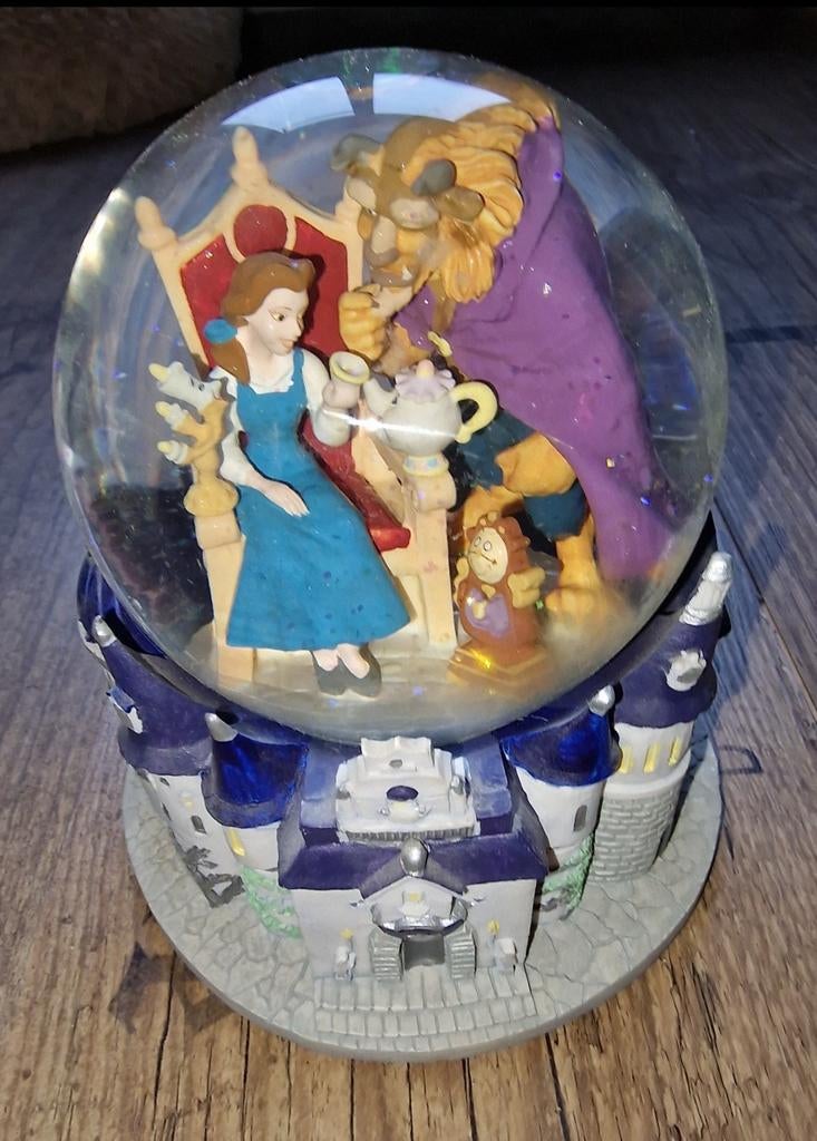Schuddebol belle en het beest., Ophalen of Verzenden, Assepoester of Belle, Beeldje of Figuurtje