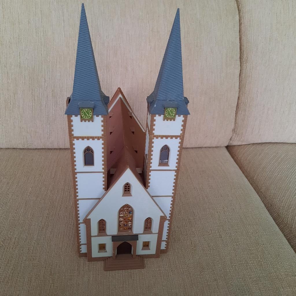 Faller HOB 35 Grote Stadskerk met 2 Torens, Hobby en Vrije tijd, Modeltreinen | H0, Ophalen of Verzenden, Gelijkstroom of Wisselstroom