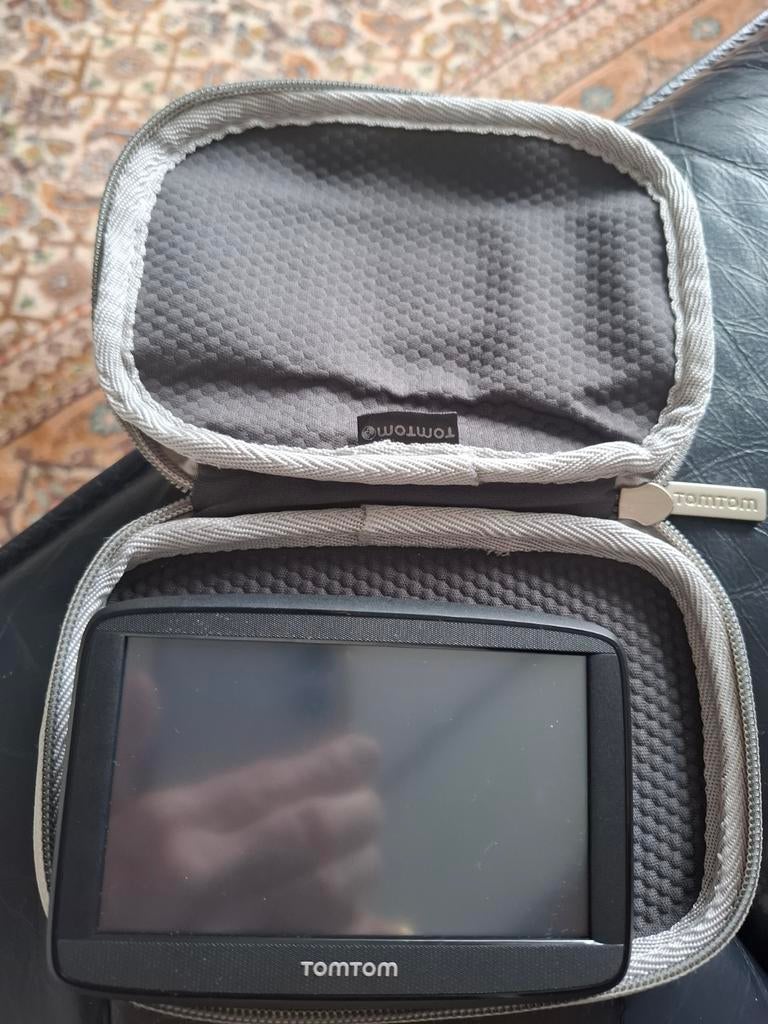 TomTom navigatiesysteem met hoes, Ophalen of Verzenden, Nieuw