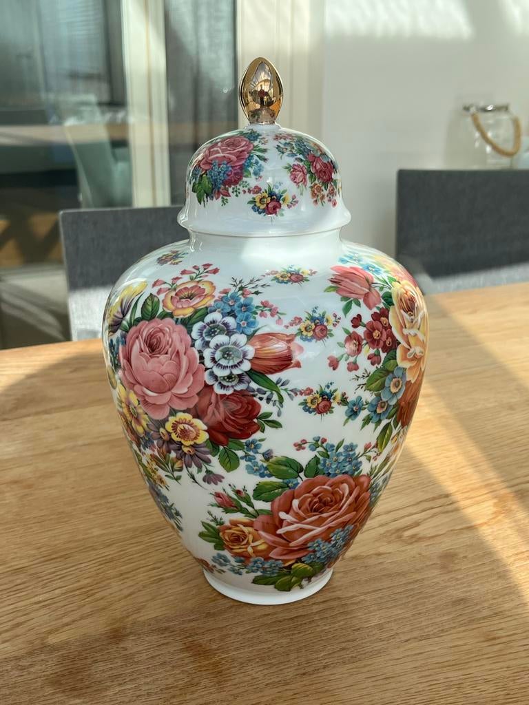 Royal Schwabap Vaas met Bloemenmotief, Overige kleuren, Aardewerk of Porselein, Ophalen of Verzenden, Zo goed als nieuw