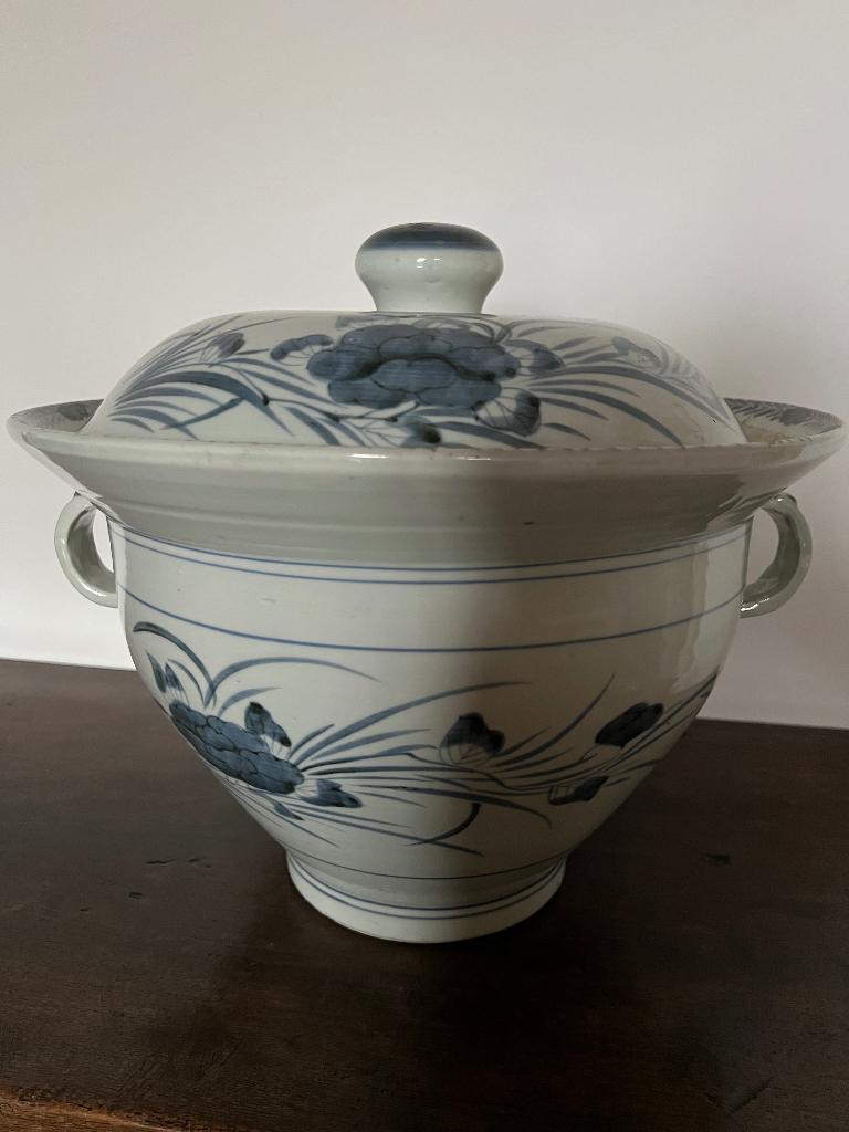 Hele grote antieke Chinese pot met deksel, Ophalen