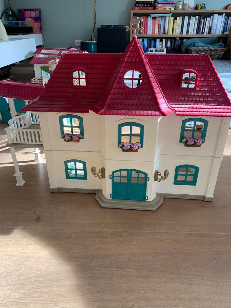 Schleich huis + stal in goede staat!, Ophalen, Zo goed als nieuw, Poppenhuis