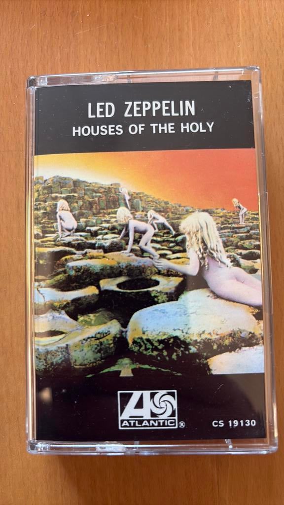 Led Zeppelin muziek cassette houses of the holy 8 tracks, Cd's en Dvd's, Cassettebandjes, Gebruikt, Ducoso, 1 bandje, Ophalen of Verzenden