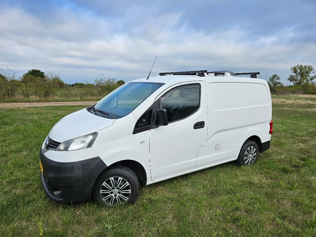 Nissan NV 200 (2014) met recent ingebouwde camperinrichting, Overige merken, Buscamper of Camperbus, Raamblindering, Tot en met 2