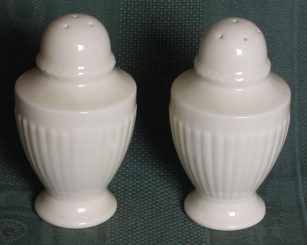 Nr PP13: 1 Wedgwood Edme peper en zoutstel, Huis en Inrichting, Keuken | Servies, Overige typen, Nieuw, Ophalen of Verzenden, Tweedehands onbekend