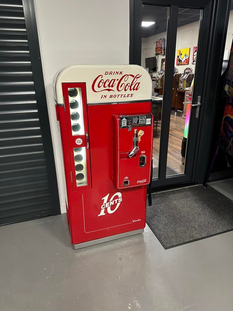 Prachtige Amerkiaanse Vendo 81 Coca Cola Automaat, Ophalen, Gebruikt
