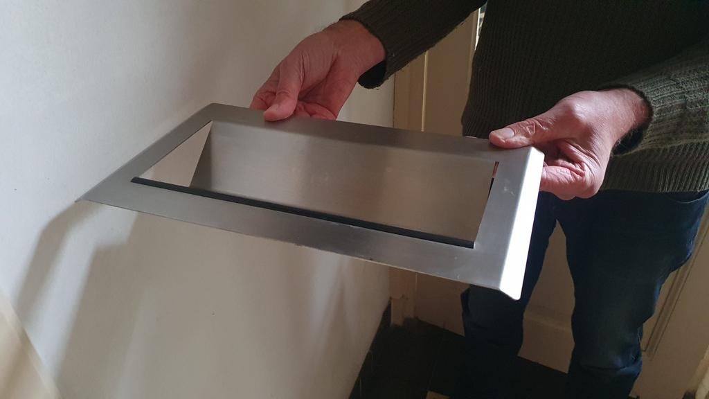 RVS Keukenrolhouder - Stijlvol en Praktisch, Ophalen of Verzenden, Zo goed als nieuw