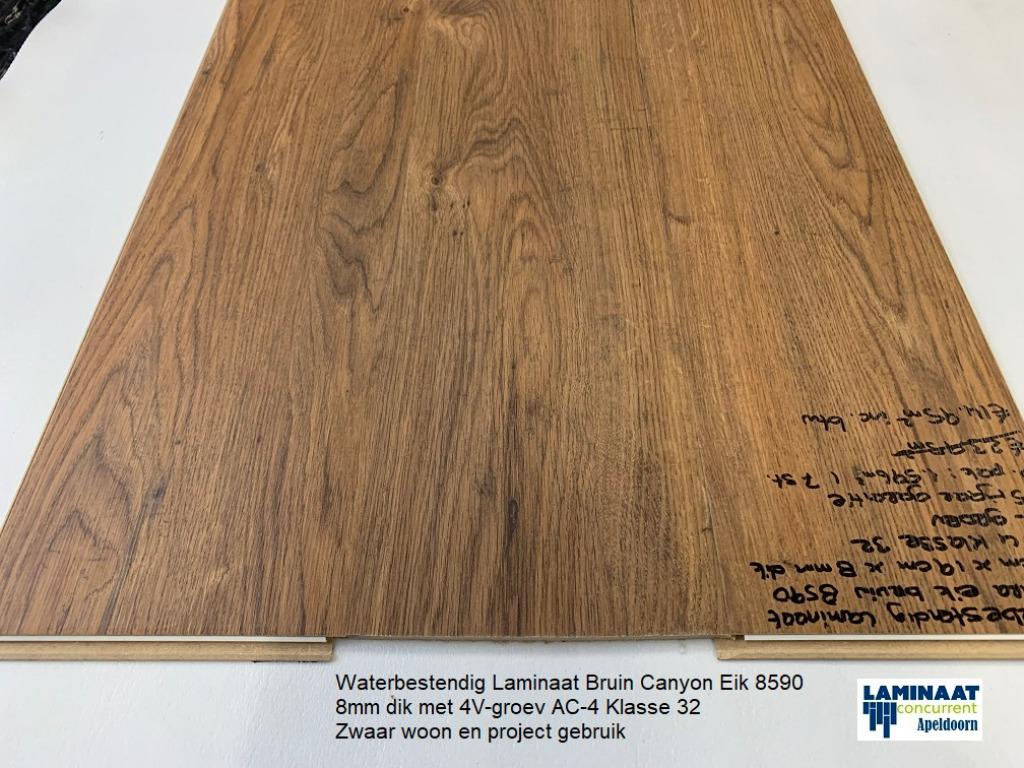 Waterbestendig Laminaat Eiken Bruin 8590 8mm dik 4V-groev, Bruin, 75 m² of meer, Waterbestendig laminaat, Nieuw
