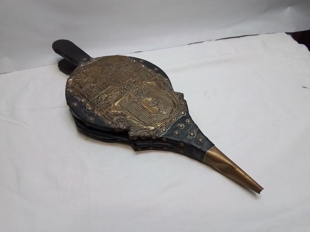 Oude decoratieve blaasbalg met messing details, Antiek en Kunst, Ophalen of Verzenden