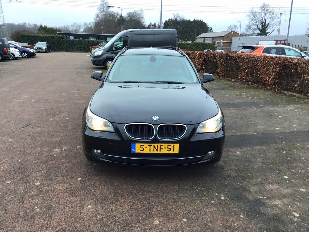BMW 5-Serie 2.0 D 520 Tour 120KW 2009 Zwart, Auto's, BMW, Achterwielaandrijving, Beige, 4 cilinders, Leder