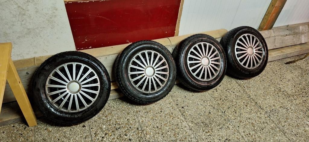 Continental set Winterbanden volkswagen polo 4, 14 inch, Banden en Velgen, 165 mm, Winterbanden