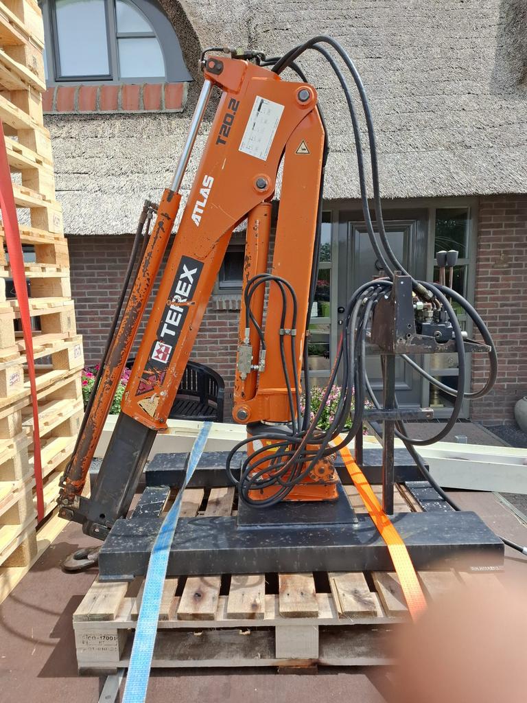 Te koop gevraagd: laadkraan Hiab palfinger fassi atlas t20, Ophalen