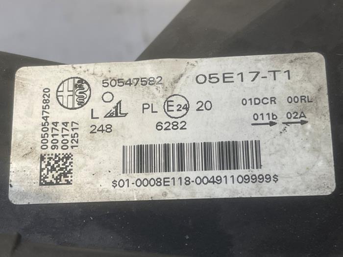 Koplamp links van een Alfa Romeo Giulia, Gebruikt, -, Verzenden, -