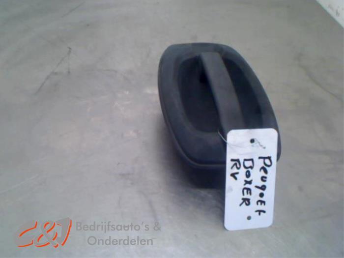 Handgreep van een Peugeot Boxer