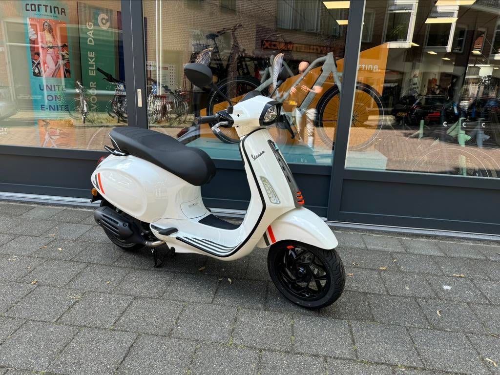 Vespa Sprint S50 Scooter 2026 NIEUW SUPERACTIE 4-JR GARANTIE, Fietsen en Brommers, Scooters | Vespa, Ophalen, Overige modellen