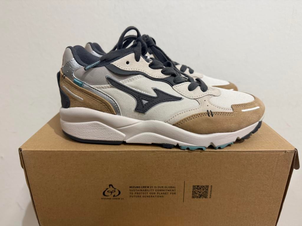 Te koop nieuwe Mizuno Sky Medal B maat 40, Postlaan 3, Nieuw, Ophalen of Verzenden, Sneakers of Gympen