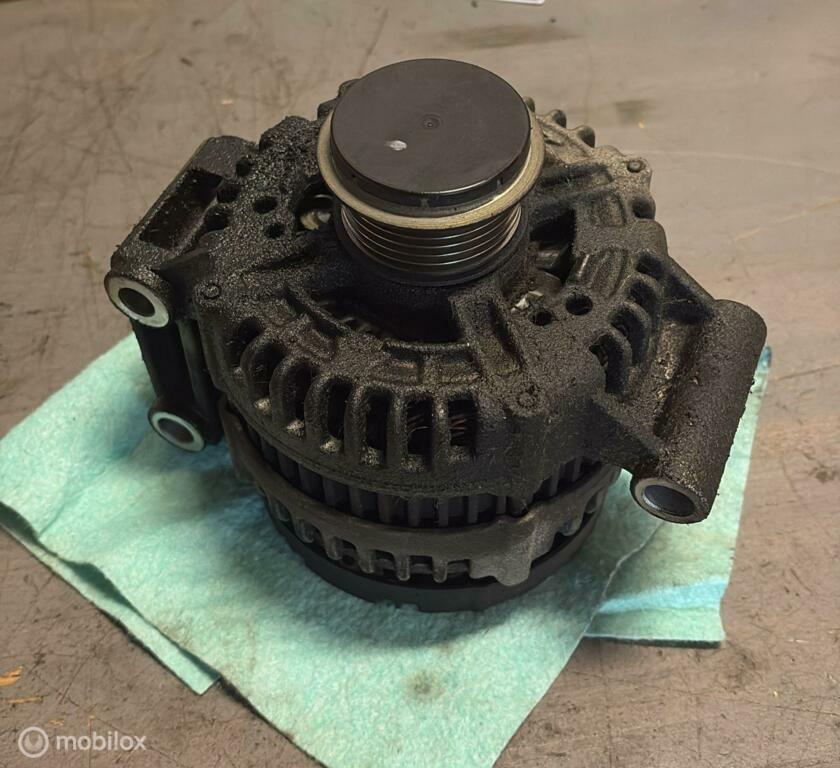 Dynamo Volvo V70 III ('07-'17), Gebruikt, Ophalen of Verzenden, Volvo, Volvo