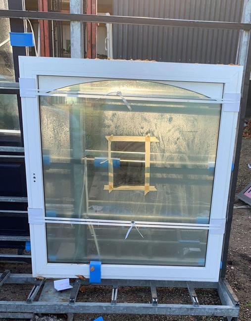 (201) Nieuw aluminium raamkozijn draai kiep incl glas, Doe-het-zelf en Verbouw, Raamkozijn, Inclusief glas, 75 tot 150 cm, Ophalen
