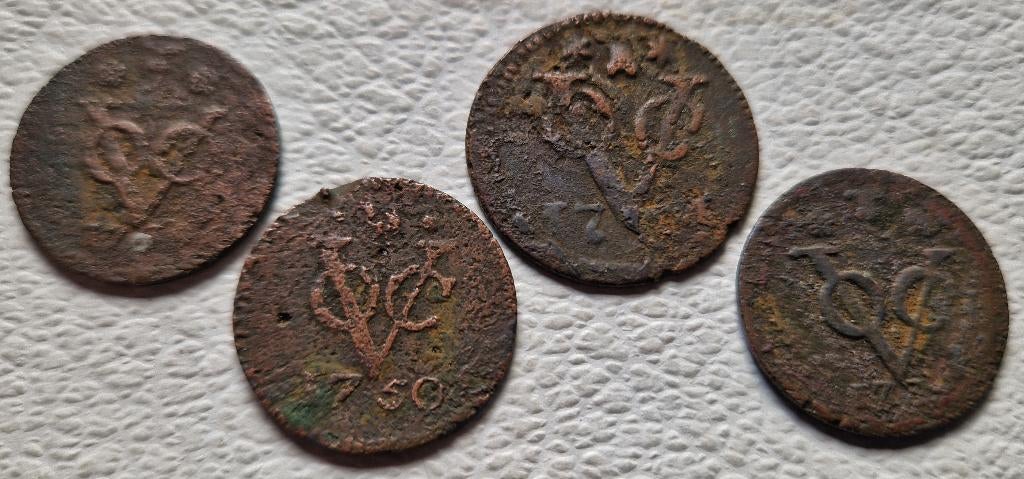 4 VOC-muntstukken bodemvondst Middelburg 1735 &1750 &? &?, Ophalen of Verzenden, Vóór koninkrijk, Overige waardes, Losse munt