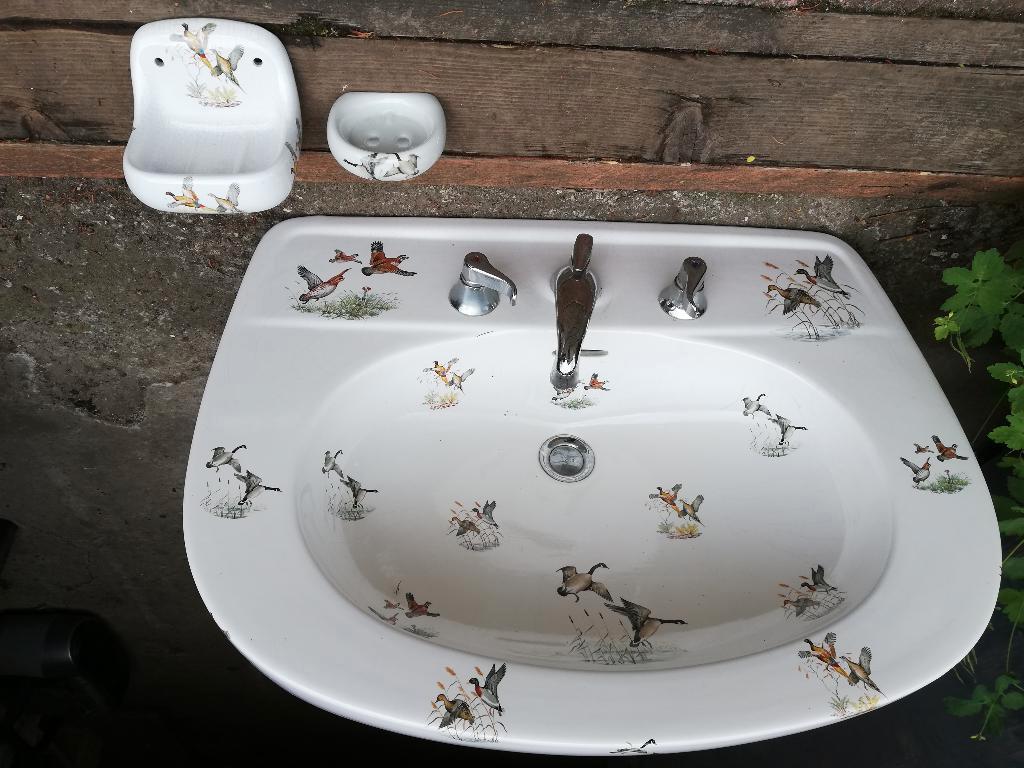 Franse wastafel op zuil prachtig decor met heel veel vogels, Ophalen