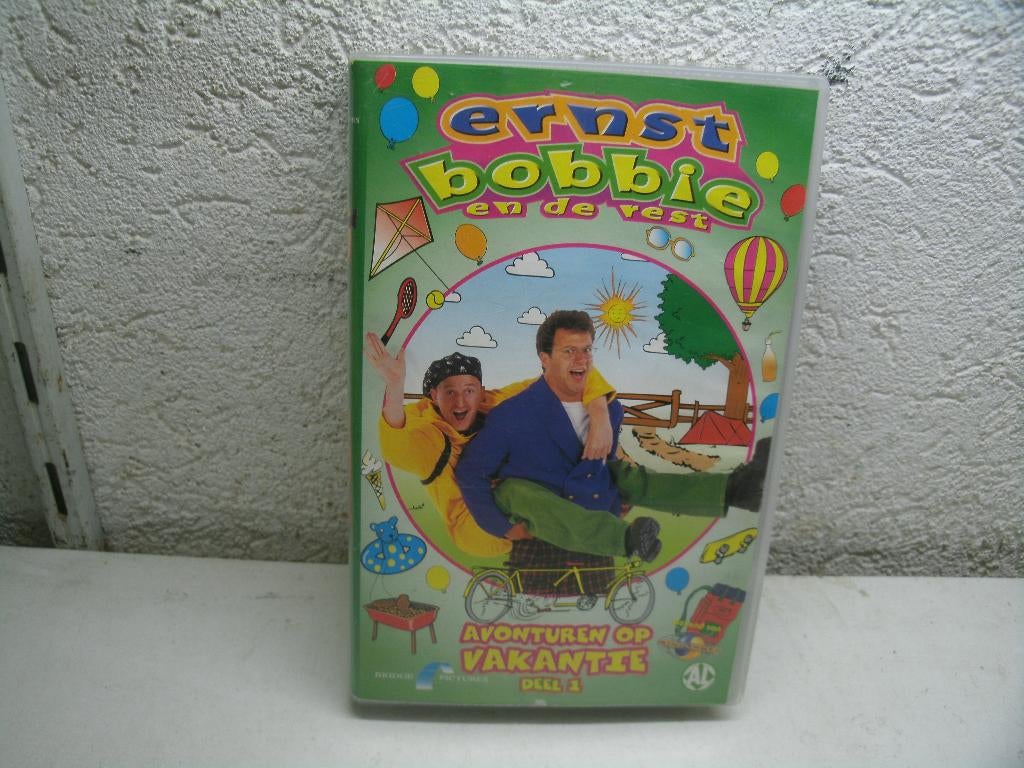 vhs 212a ernst bobbie en de rest avon.op vacantie deel 1, Cd's en Dvd's, VHS | Kinderen en Jeugd, Gebruikt, Alle leeftijden, Kinderprogramma's en -films