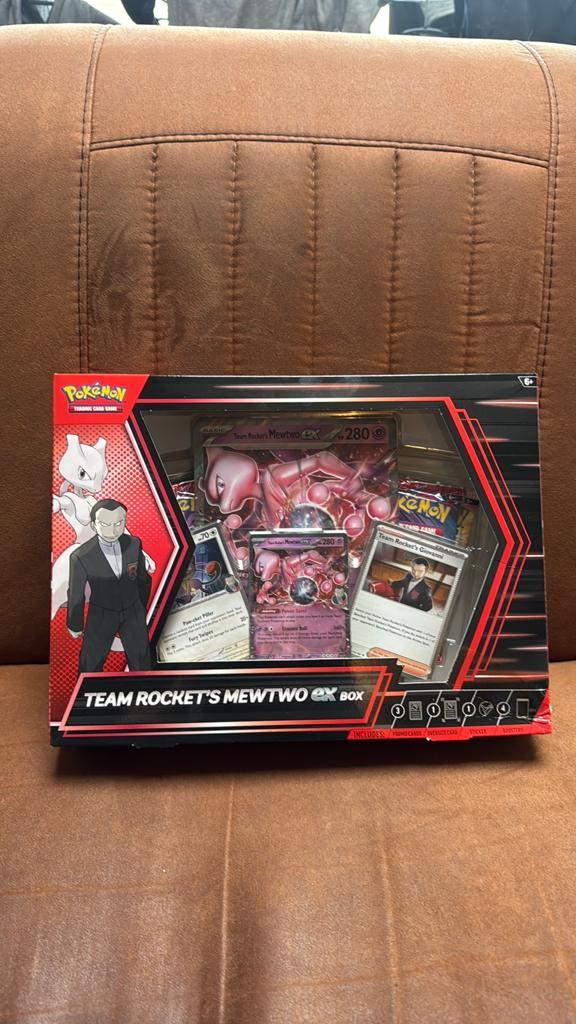 Team Rocket’s Mewtwo EX Box, Ophalen of Verzenden, Zo goed als nieuw