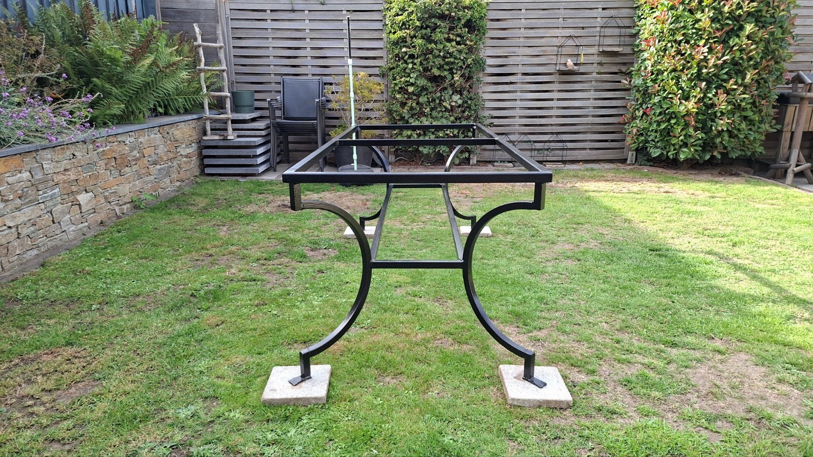 Stevig metalen tafelonderstel voor buiten, Ophalen, Zo goed als nieuw, Rechthoekig, Metaal