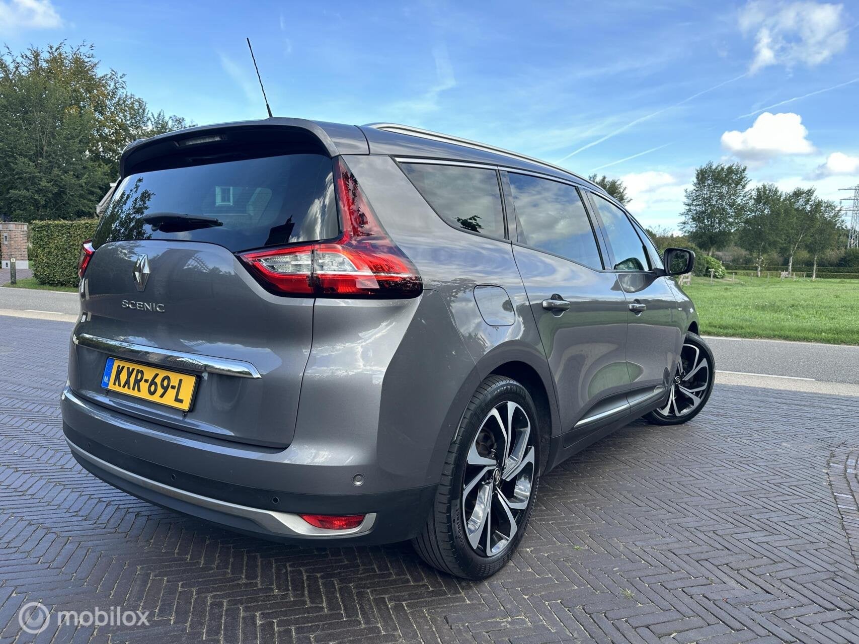 Renault Grand Scenic 1.3 TCe Bose 7p. Massage ACC Pano✅, Auto's, Dealer onderhouden, Gebruikt, Zwart, 7 stoelen