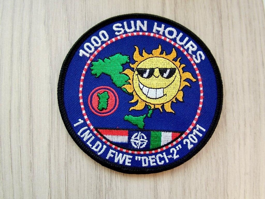 Patch 1000 Sun Hours 1(NLD) FWE "Deci-2" 2011, Verzamelen, Militaria | Algemeen, Verzenden, Luchtmacht, Nederland, Embleem of Badge