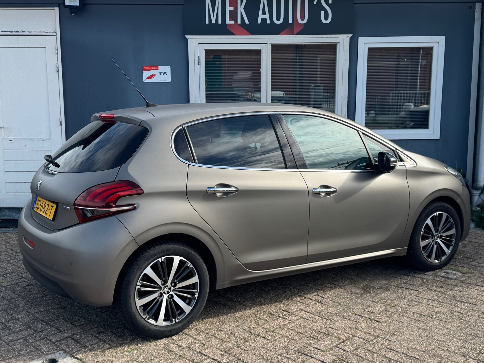Foto 3 van Peugeot 208 1.2 PureTech Allure|Carplay|Navi|Cruise|Climate|