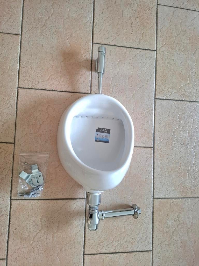 Urinoir mooie complete urinoirset zo te plaatsen NIEUW!!, Ophalen, Nieuw, Wit