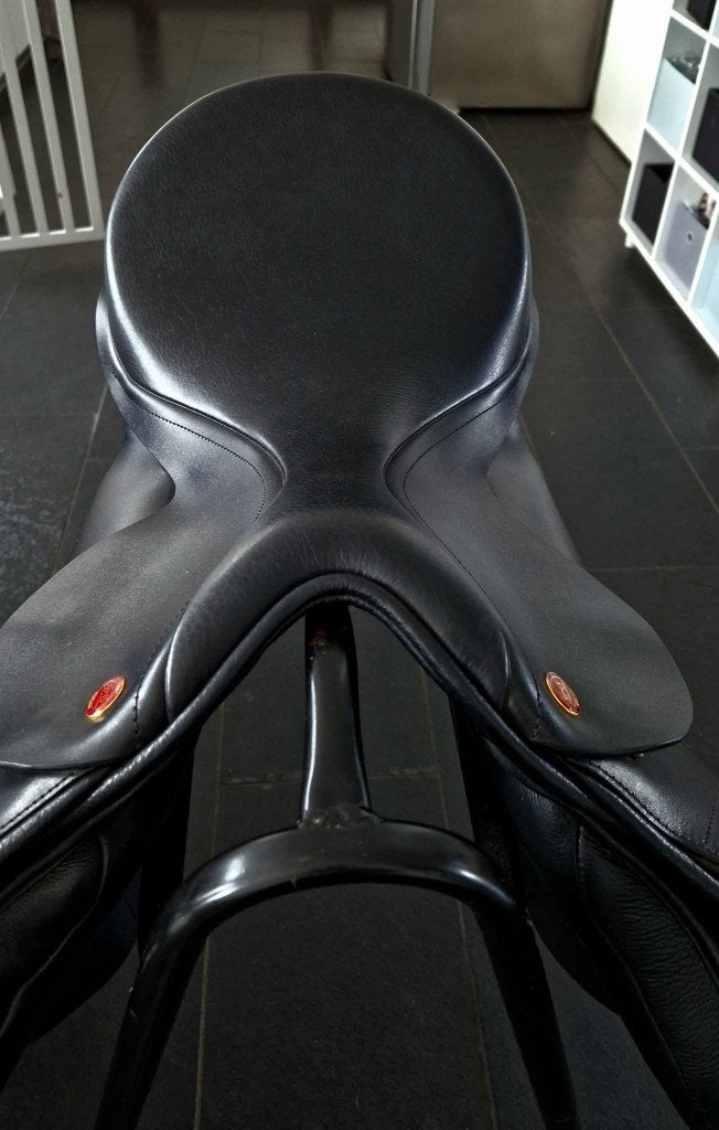 Kent & Master GP 17.5 inch, Dieren en Toebehoren, Paarden en Pony's | Zadels, Ophalen, L (17.5 inch), Aanpassysteem, Dressuur