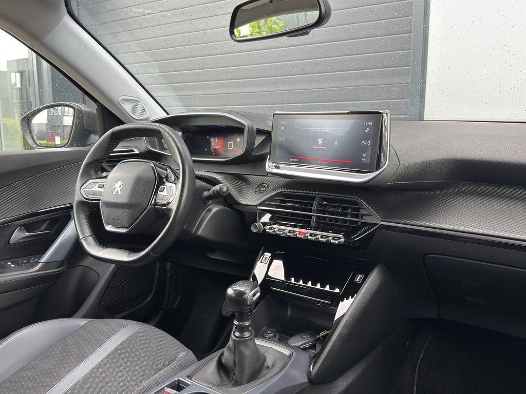 Peugeot 2008 1.2 PureTech Allure / 3D COCKPIT / CAMERA / CAM, Auto's, Peugeot, Voorwielaandrijving, Gebruikt, Euro 6, 1199 cc