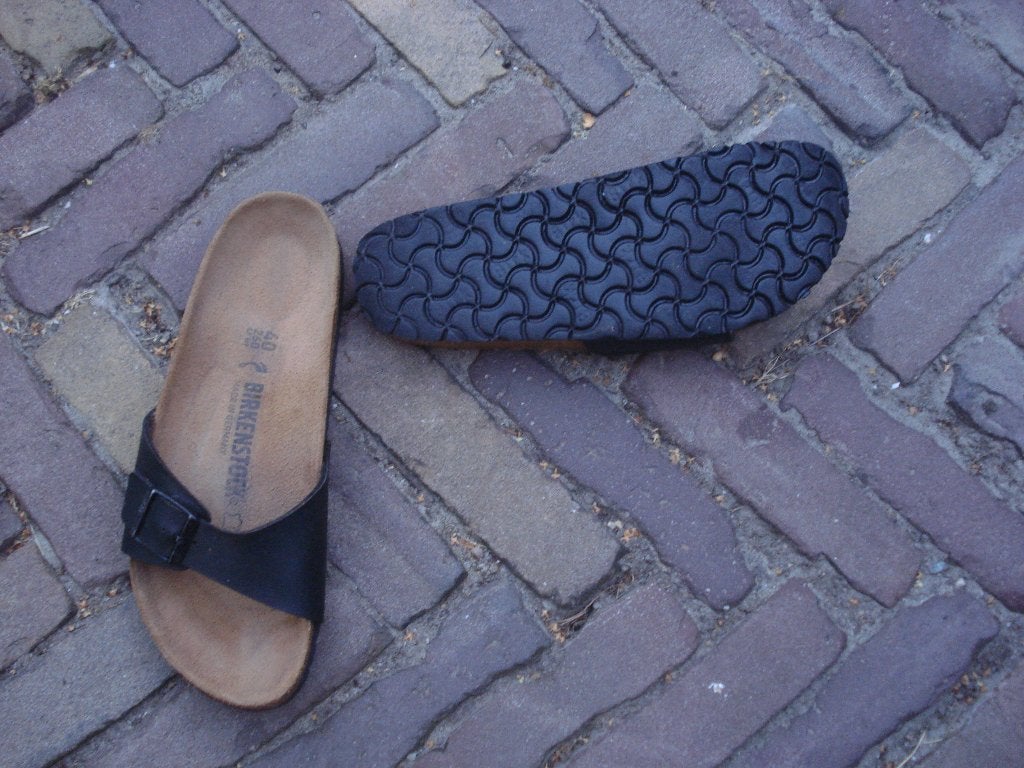 BIRKENSTOCK MADRID 40 ZWART NU GRATIS VERZENDING PER POST, Slippers, Verzenden, Zwart, Zo goed als nieuw