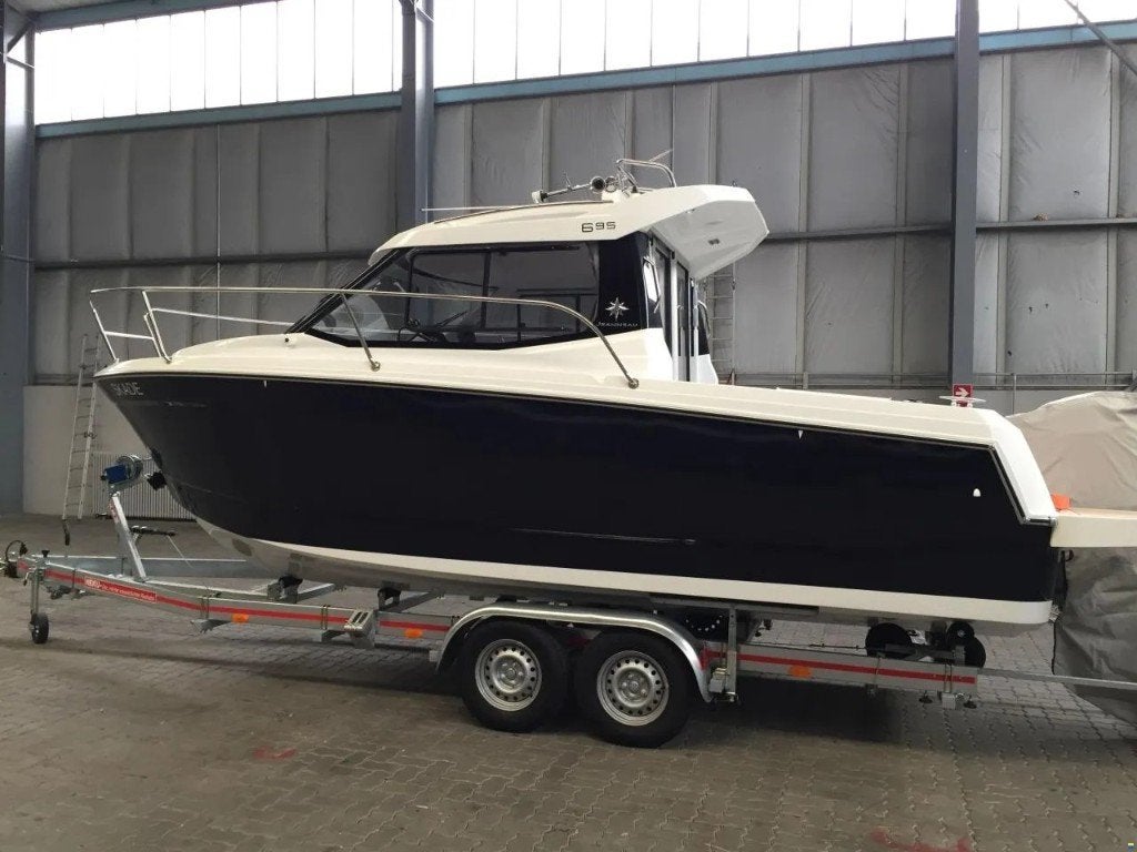 Jeanneau Merry Fischer 695, Watersport en Boten, Gebruikt, 1.95 meter, Buitenboordmotor, Keuken