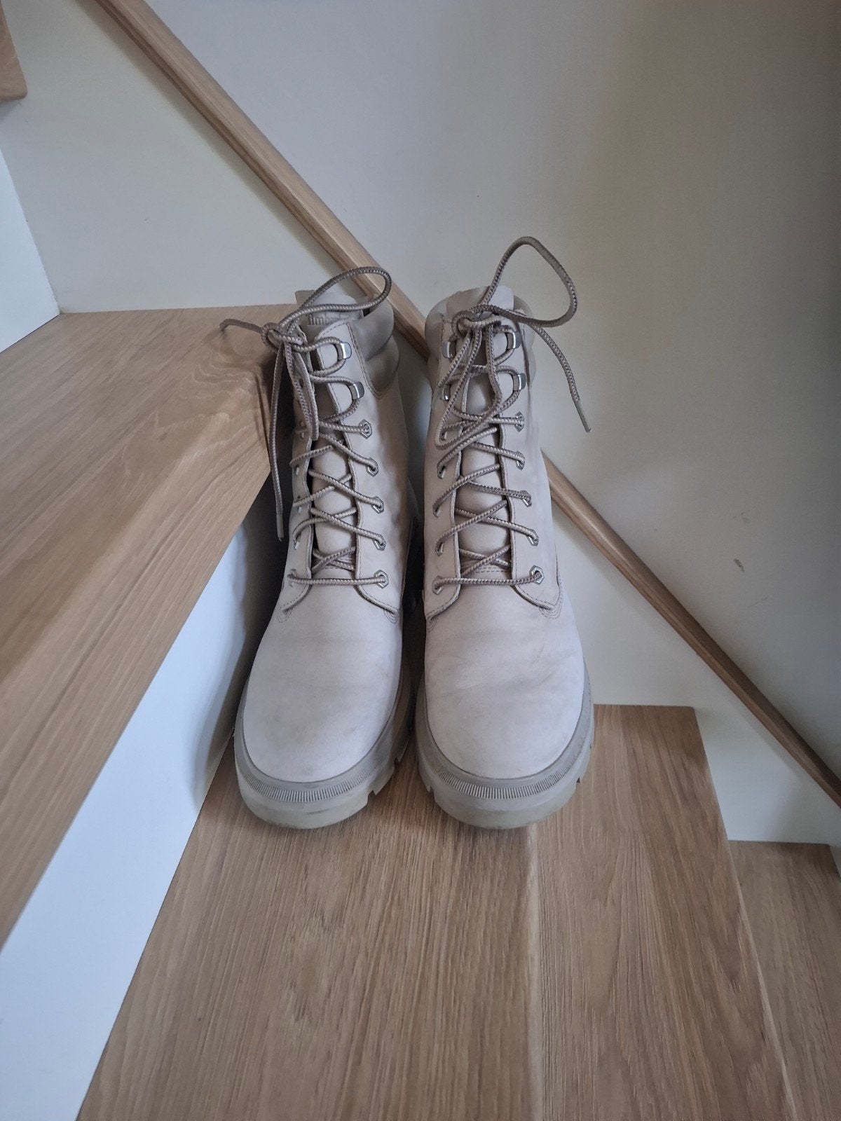 Dames boots maat 42 Timberland lichtgrijs, Kleding | Dames, Lage of Enkellaarzen, Ophalen of Verzenden, Timberland, Grijs