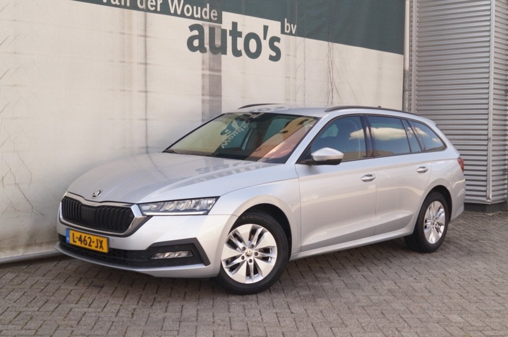 Skoda Octavia Combi 1.0 TSI 110pk Business Edition -NAVI-ECC, 21 km/l, Dealer onderhouden, Stof, Gebruikt