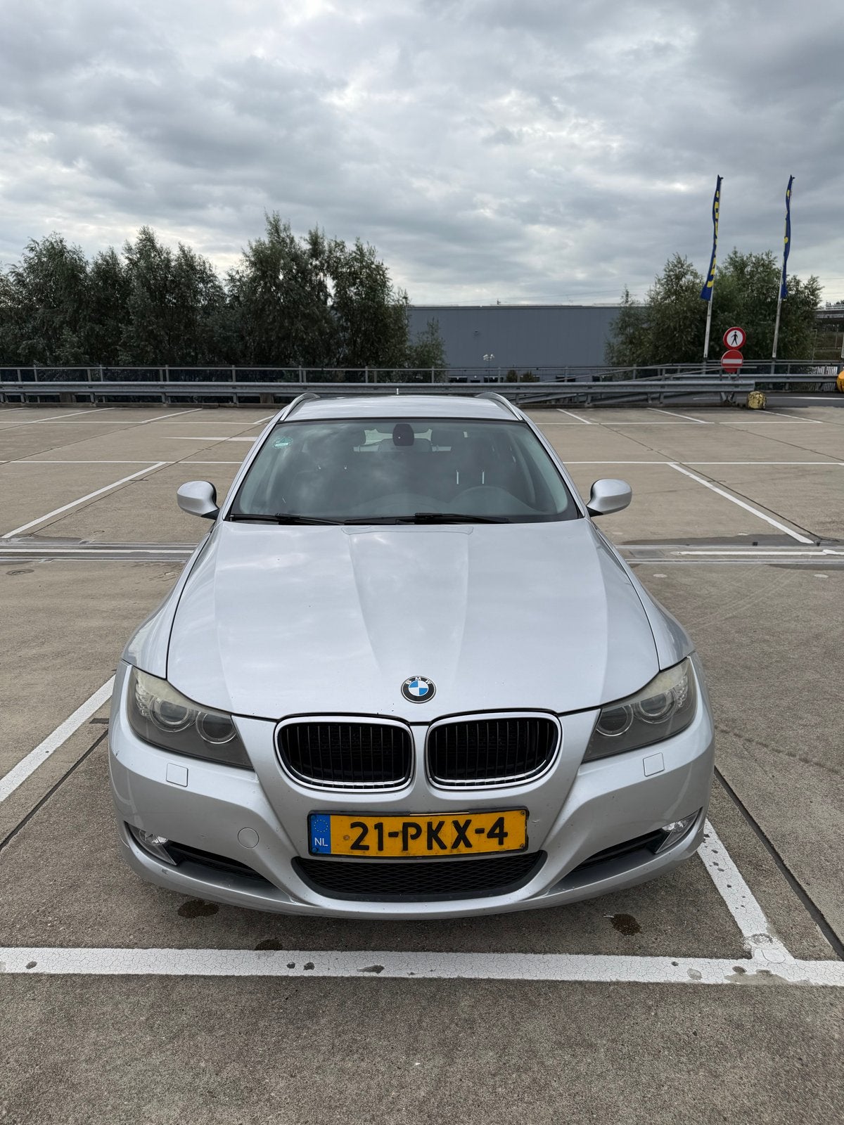 BMW 3-Serie 2.0 318 I Touring 2011, Dealer onderhouden, Achterwielaandrijving, Origineel Nederlands, Handgeschakeld