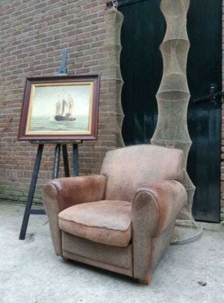 Oude antiek vintage leren moustache clubfauteuil, Ophalen of Verzenden