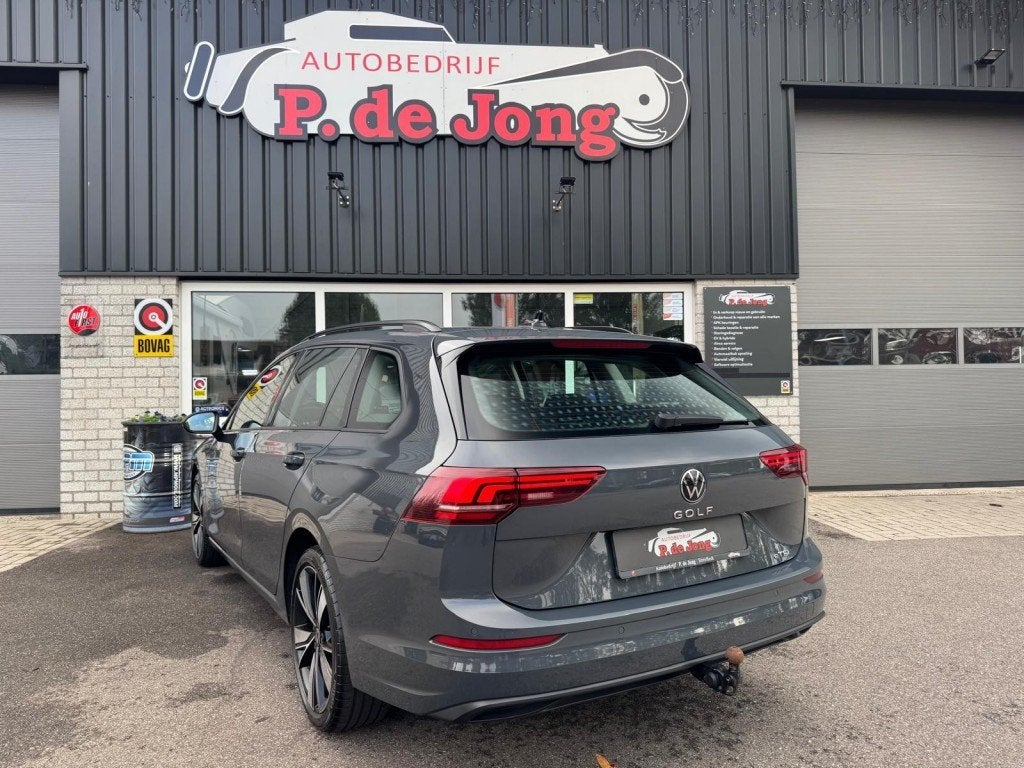Volkswagen GOLF 8.5 1.5 eTSI LIFE DSG ACC Wegklapbare Trekha, Auto's, Automaat, Euro 6, 4 cilinders, 19 km/l