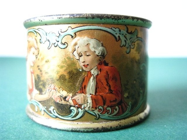 2 x blik servetring Louvre Parijs ca 1900, Verzamelen, Ophalen of Verzenden, Zo goed als nieuw, Overige