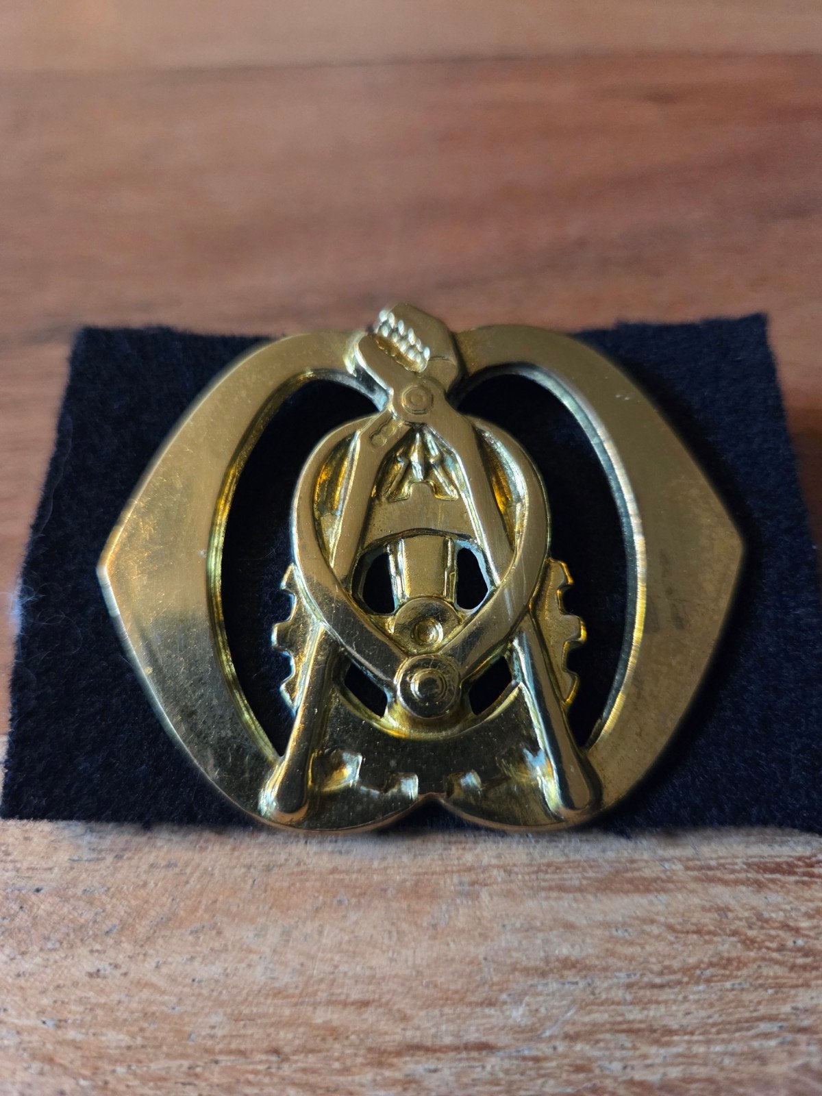 Kl baret embleem technische troepen, Verzamelen, Ophalen of Verzenden, Landmacht, Nederland, Embleem of Badge