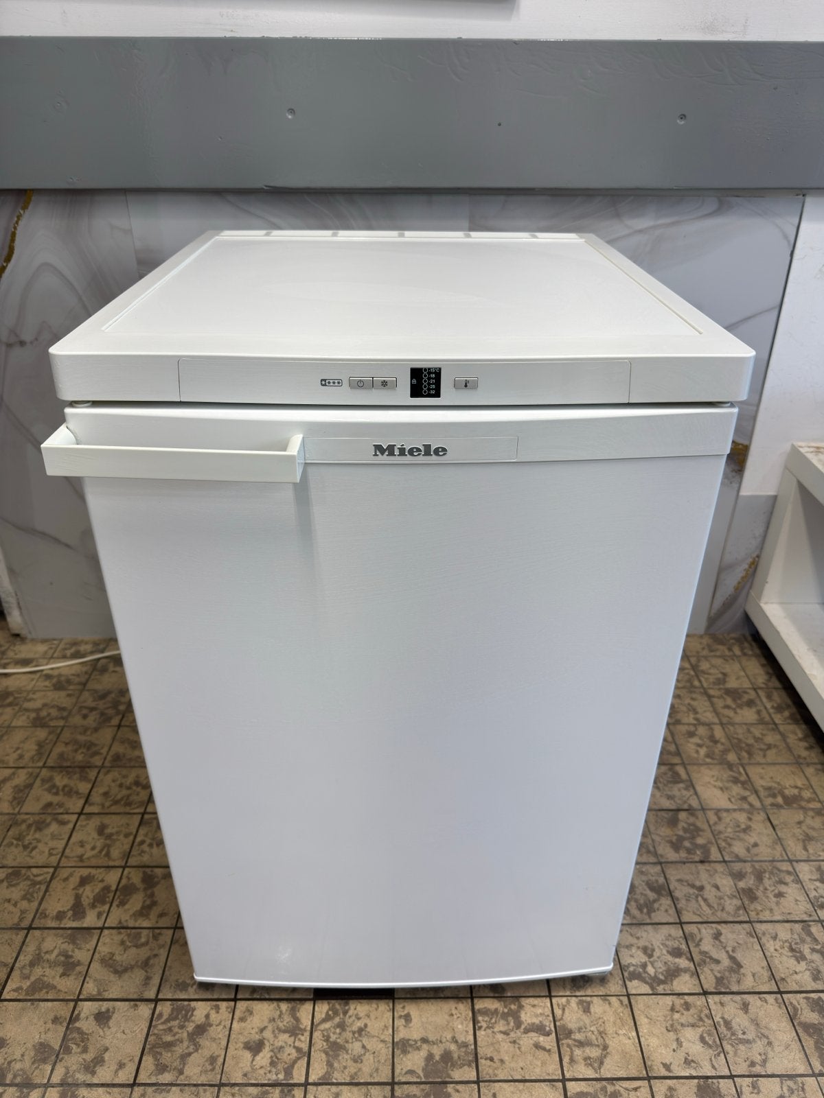 Miele tafelmodel vriezer A+, 101L, 3 laden, 85cm hoog, Witgoed en Apparatuur, Vriezers en Diepvrieskisten, Minder dan 60 cm, Zo goed als nieuw