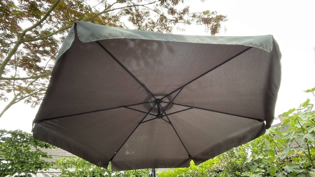 Zweef parasol met stevige verrijdbare steun, Ophalen, Gebruikt, 2 tot 3 meter, Zweefparasol