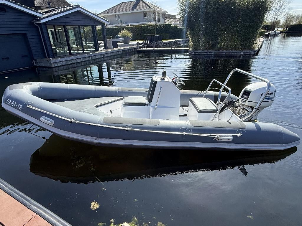 Mooie RIB 5.20 meter (115PK Evinrude) topstaat incl. trailer, Ophalen, Zo goed als nieuw, Benzine, Overige materialen