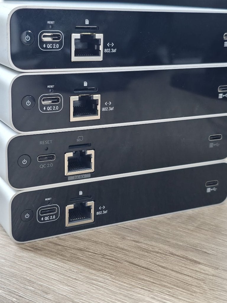 Ubiquiti UniFi Cloud Key Gen2 (UCK-G2), Ophalen of Verzenden, Refurbished, Router met modem, UniFi Ubiquiti