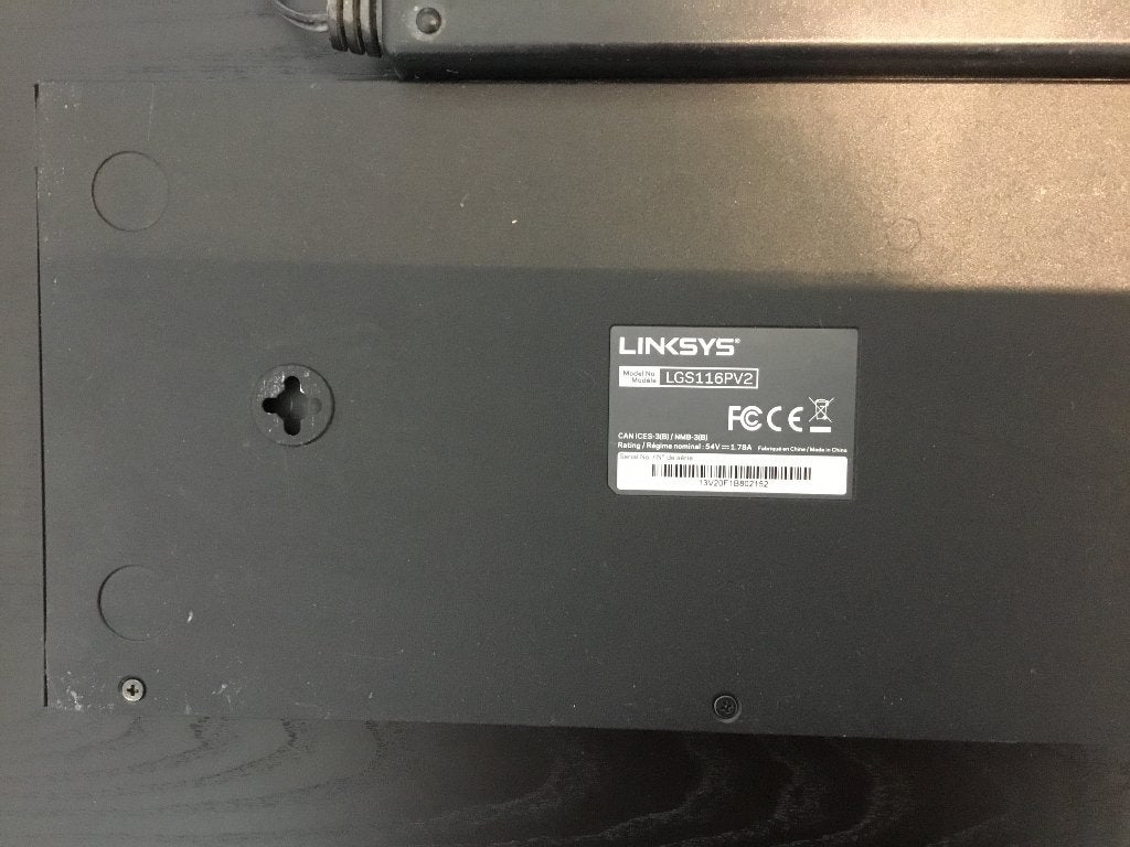 Linksys LGS116PV2 16-poorts Gigabit Switch met 8xPoE + (80W), Computers en Software, Netwerk switches, Ophalen of Verzenden, Zo goed als nieuw