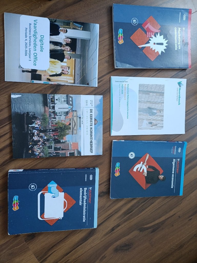 Inbussliness Marketing en Communicatie, Ophalen of Verzenden, Zo goed als nieuw, Economie en Marketing