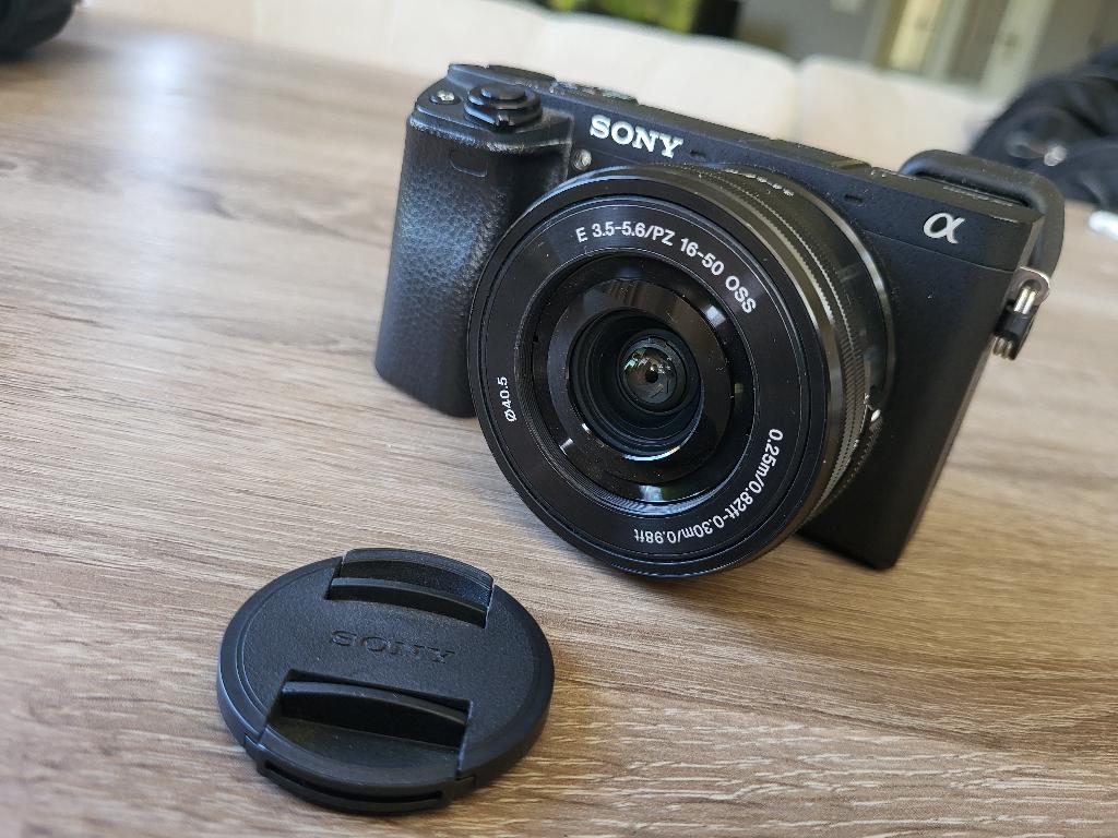 Sony a6300 met 16-50 OSS lens en tas, Audio, Tv en Foto, Fotocamera's Digitaal, Spiegelreflex, Ophalen of Verzenden, Zo goed als nieuw